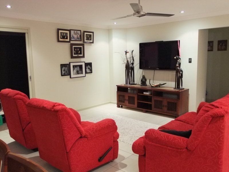 189 Showgrounds Road, Oakhurst QLD 4650