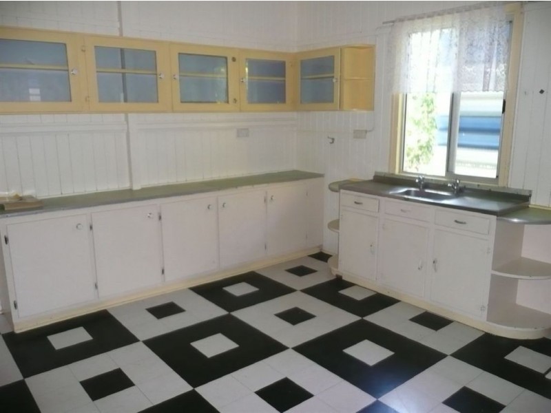 12 Smith Street, Maryborough QLD 4650