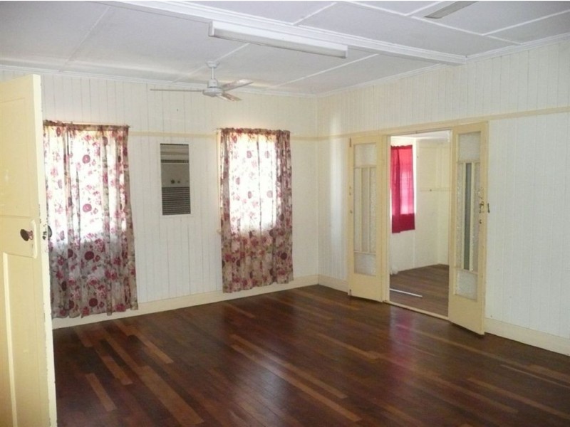 12 Smith Street, Maryborough QLD 4650