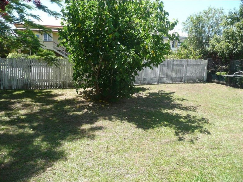 12 Smith Street, Maryborough QLD 4650