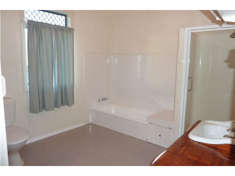 43 Rocky Street, Maryborough QLD 4650
