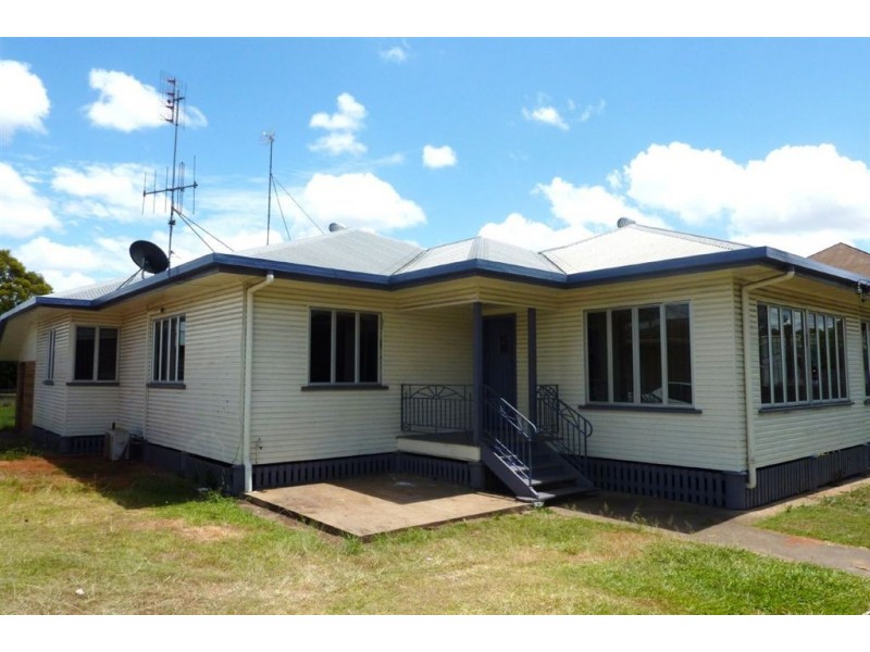 128 Ferry Street, Maryborough QLD 4650