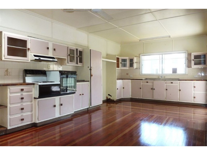 128 Ferry Street, Maryborough QLD 4650