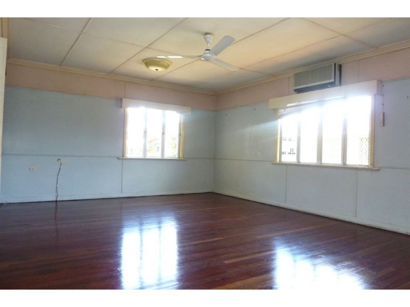 128 Ferry Street, Maryborough QLD 4650