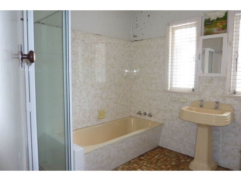 128 Ferry Street, Maryborough QLD 4650