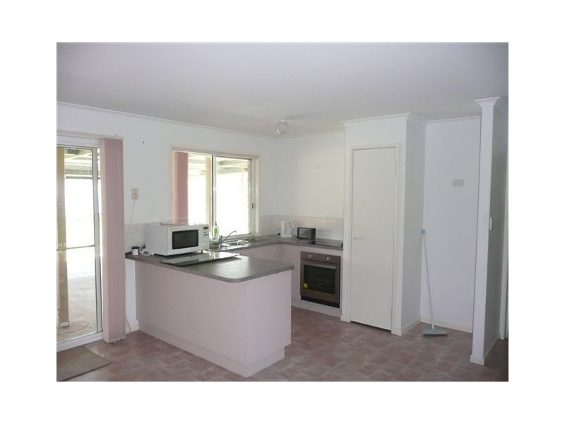 42 Loretto Drive, Oakhurst QLD 4650