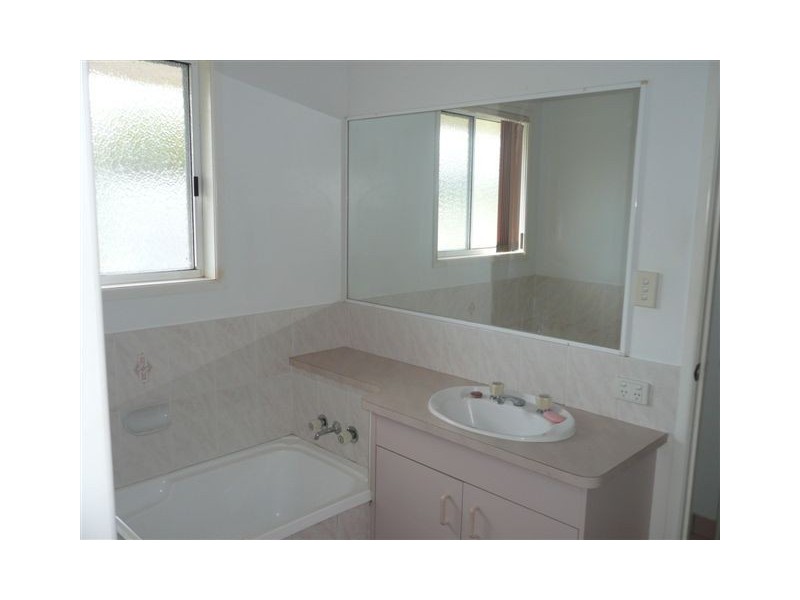 42 Loretto Drive, Oakhurst QLD 4650