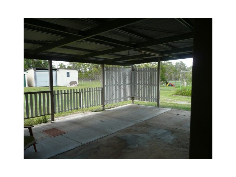 42 Loretto Drive, Oakhurst QLD 4650