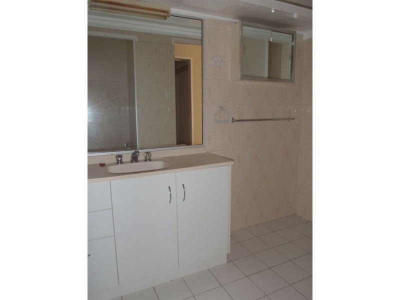 2/17 Coventry Street, Maryborough QLD 4650