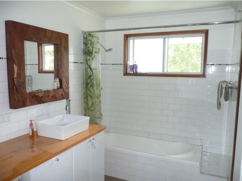 23561 Bruce Highway, Maryborough West QLD 4650