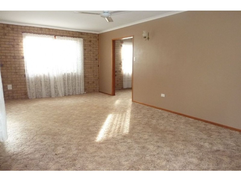 106 Old Bruce Highway, Owanyilla QLD 4650