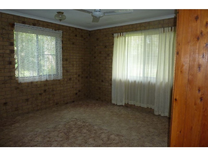 106 Old Bruce Highway, Owanyilla QLD 4650