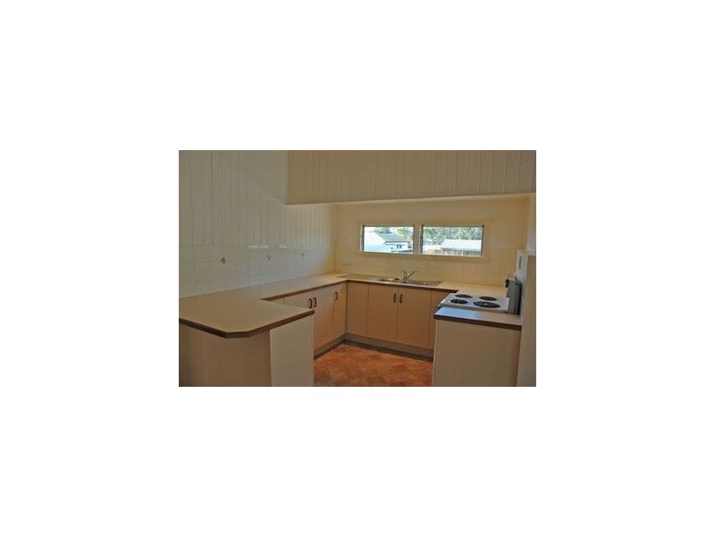 8 Maryborough Street, Granville QLD 4650