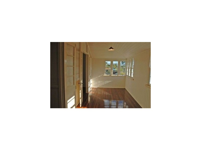 8 Maryborough Street, Granville QLD 4650