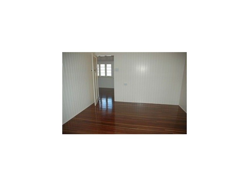 8 Maryborough Street, Granville QLD 4650