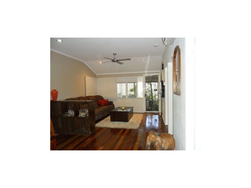 24 Gladstone Street, Maryborough West QLD 4650