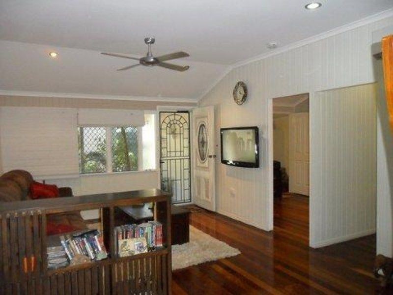 24 Gladstone Street, Maryborough West QLD 4650