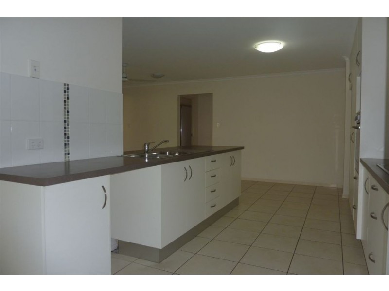 9 Carmen Close, Granville QLD 4650
