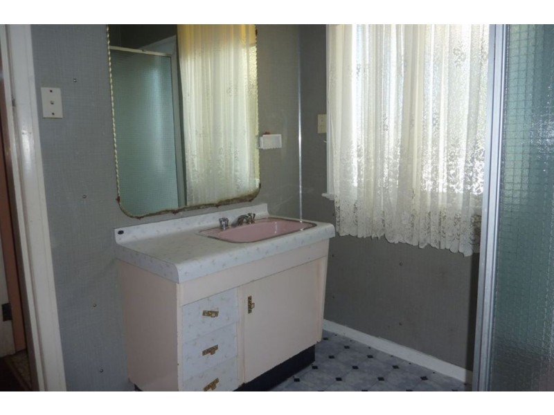 27 Churchill Street, Maryborough QLD 4650