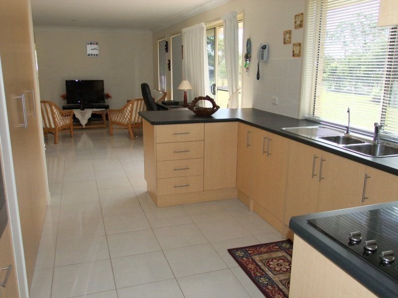 7 Wills Court, Oakhurst QLD 4650