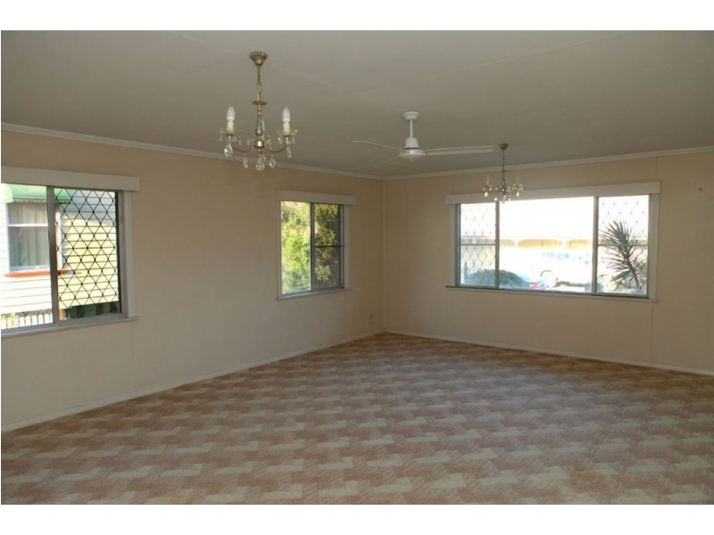 90 Tooley Street, Maryborough QLD 4650