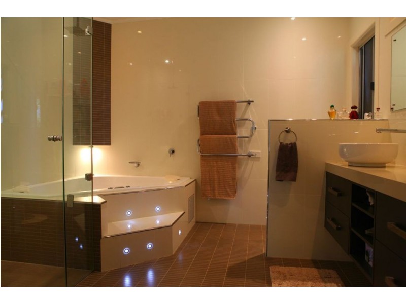 101 Berallan Drive, Tinana QLD 4650