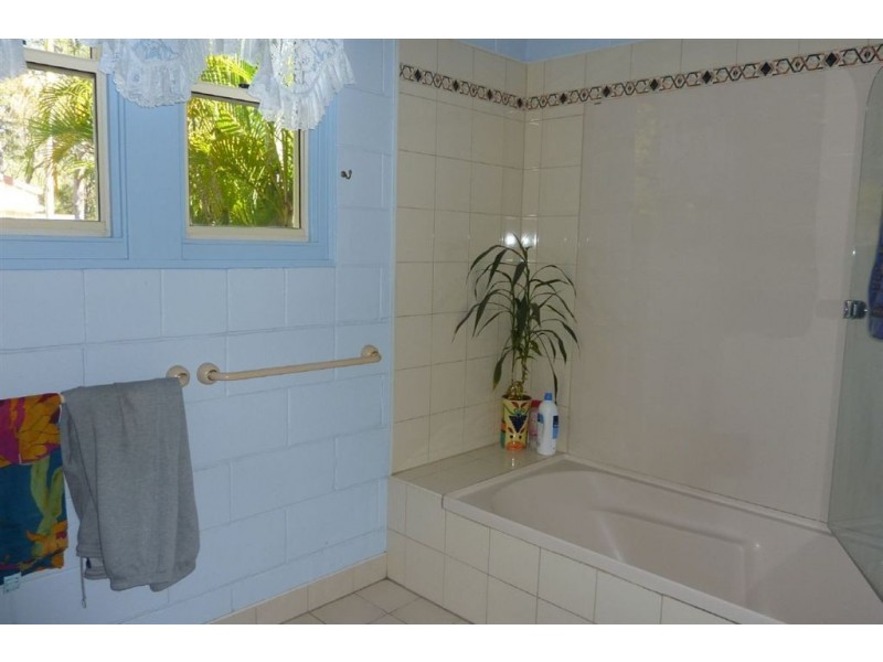 60 Nangarin Road, Oakhurst QLD 4650