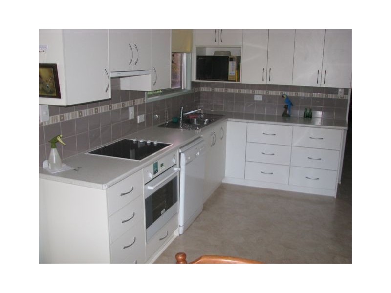 25 Jacaranda Ave, Tinana QLD 4650