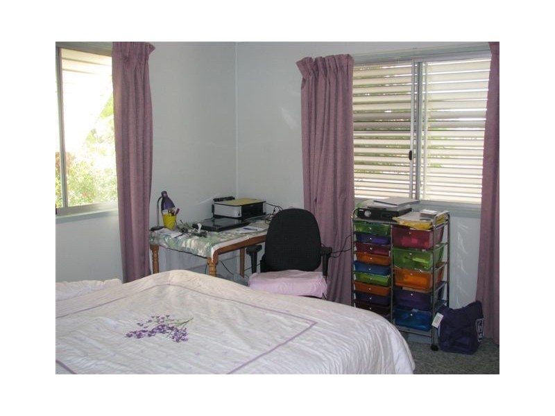 25 Jacaranda Ave, Tinana QLD 4650