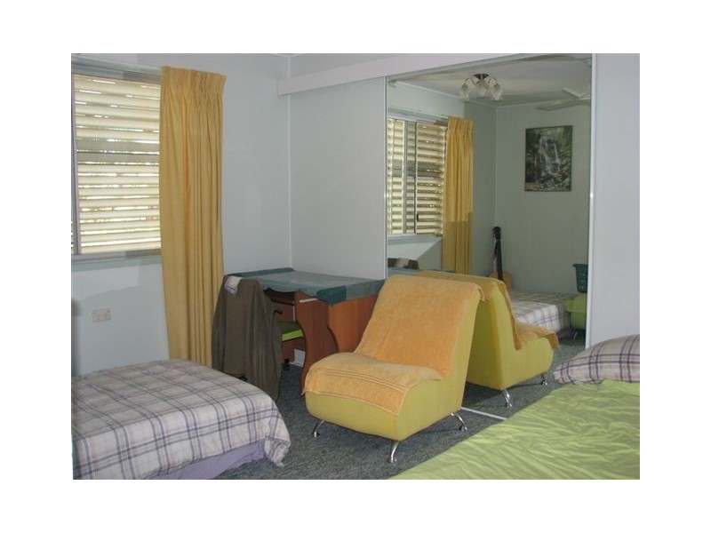 25 Jacaranda Ave, Tinana QLD 4650