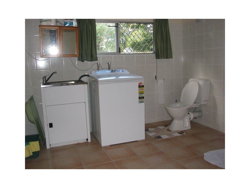 25 Jacaranda Ave, Tinana QLD 4650