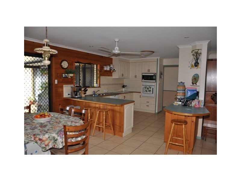 11 Matthew Parade, Granville QLD 4650
