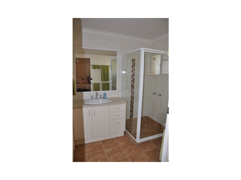 11 Matthew Parade, Granville QLD 4650