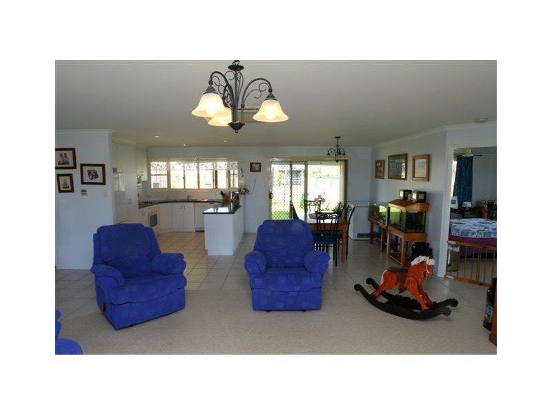 64 Slater Street, Oakhurst QLD 4650