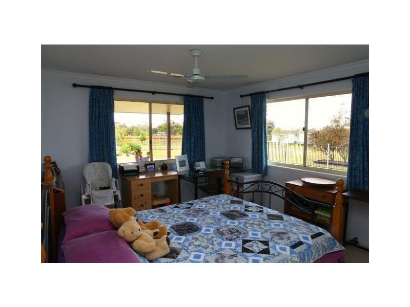 64 Slater Street, Oakhurst QLD 4650