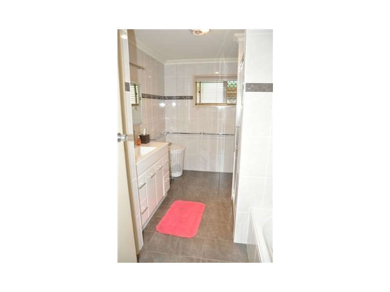 1 Matthew Parade, Granville QLD 4650