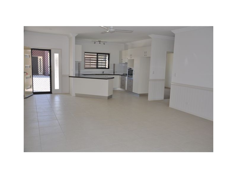 36 Regent Street, Granville QLD 4650