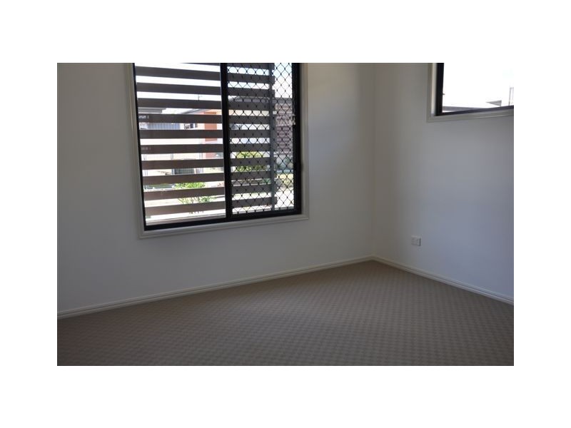 36 Regent Street, Granville QLD 4650