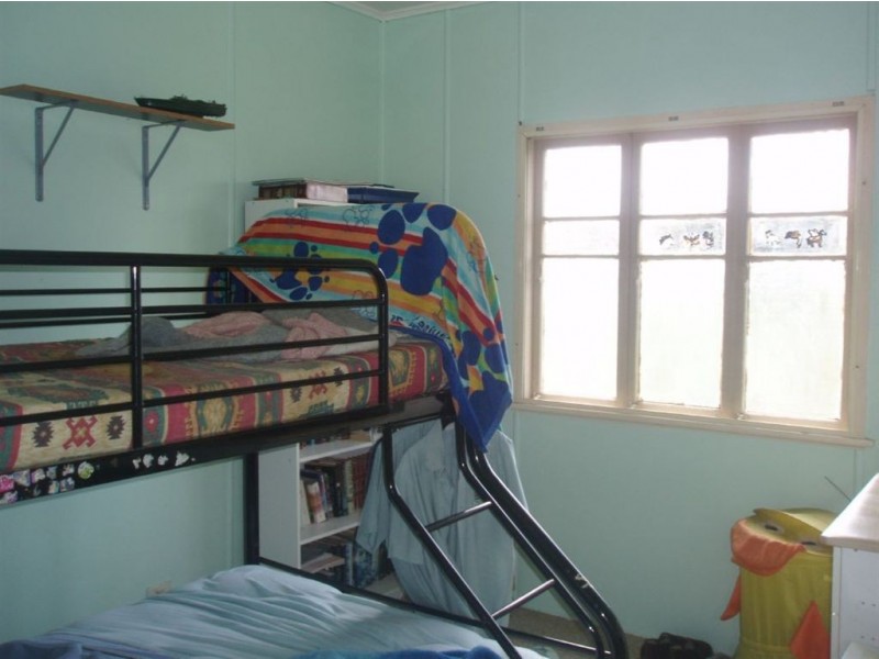 10 Mayne Street, Tiaro QLD 4650