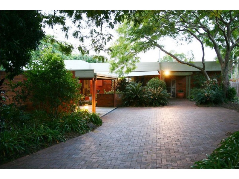 12 High St, Tinana QLD 4650