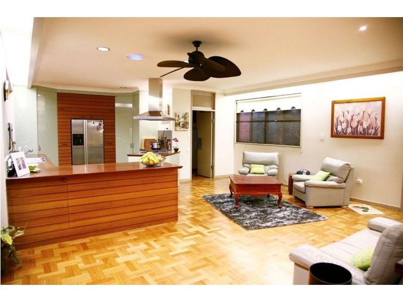 12 High St, Tinana QLD 4650