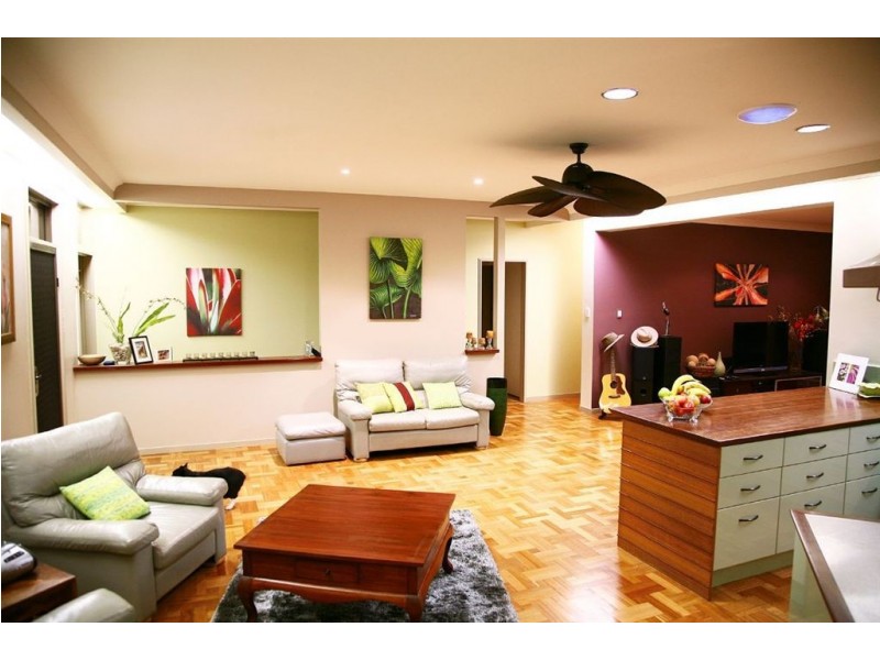 12 High St, Tinana QLD 4650