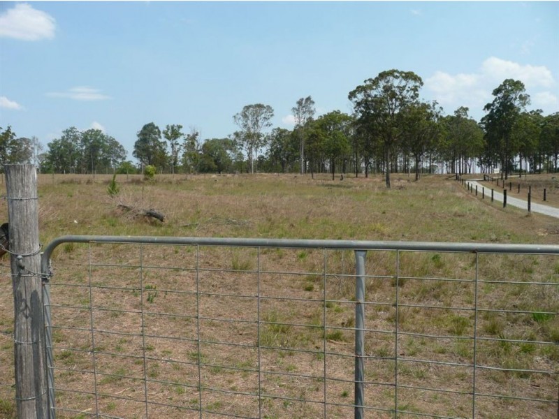 4 Three Mile Road East, Tinana South QLD 4650