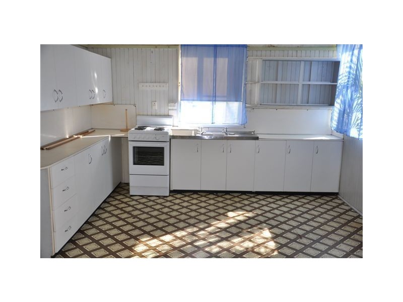 6 Holme Street, Granville QLD 4650