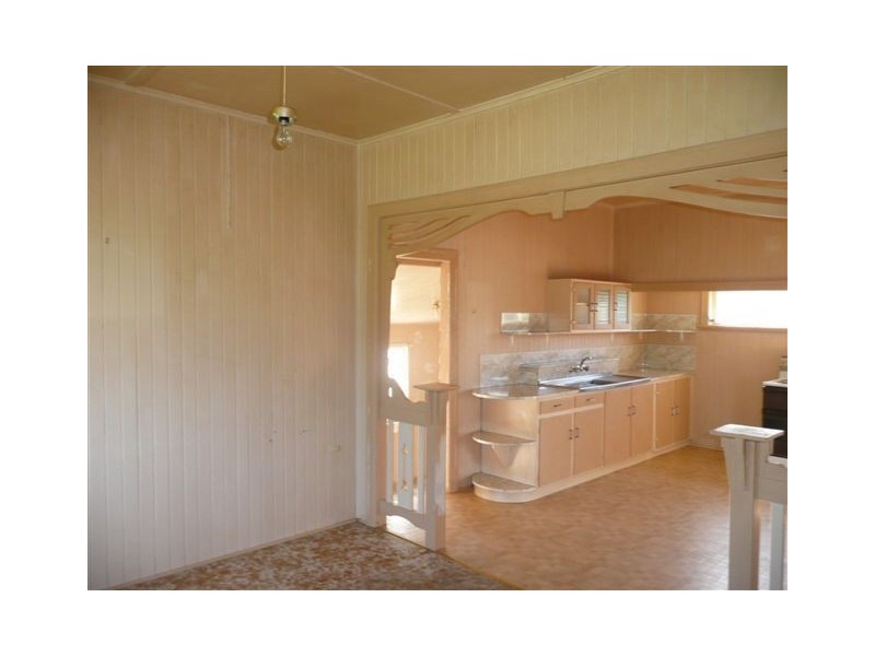 11 Puller Street, Granville QLD 4650