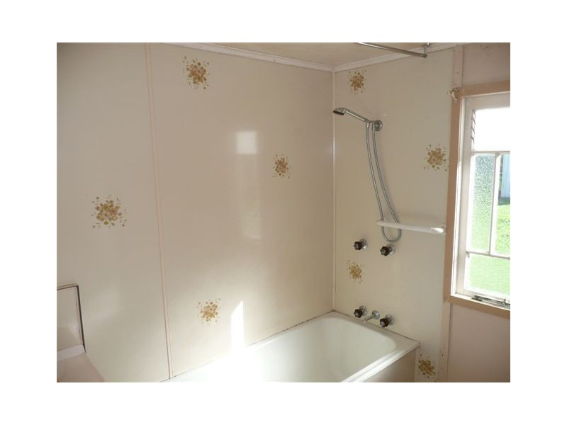 11 Puller Street, Granville QLD 4650