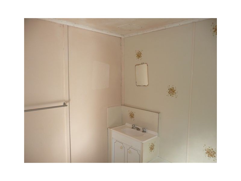 11 Puller Street, Granville QLD 4650