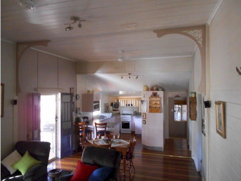 16 Queen Street, Cordalba, Childers QLD 4660