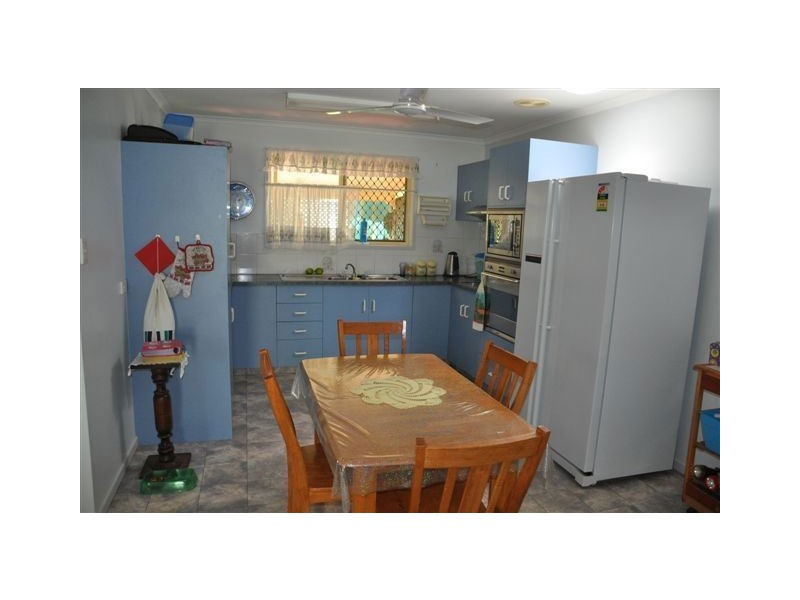 35 Loretto Drive, Oakhurst QLD 4650