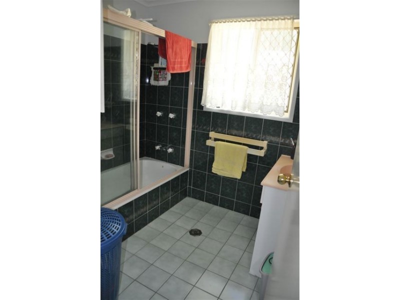 35 Loretto Drive, Oakhurst QLD 4650
